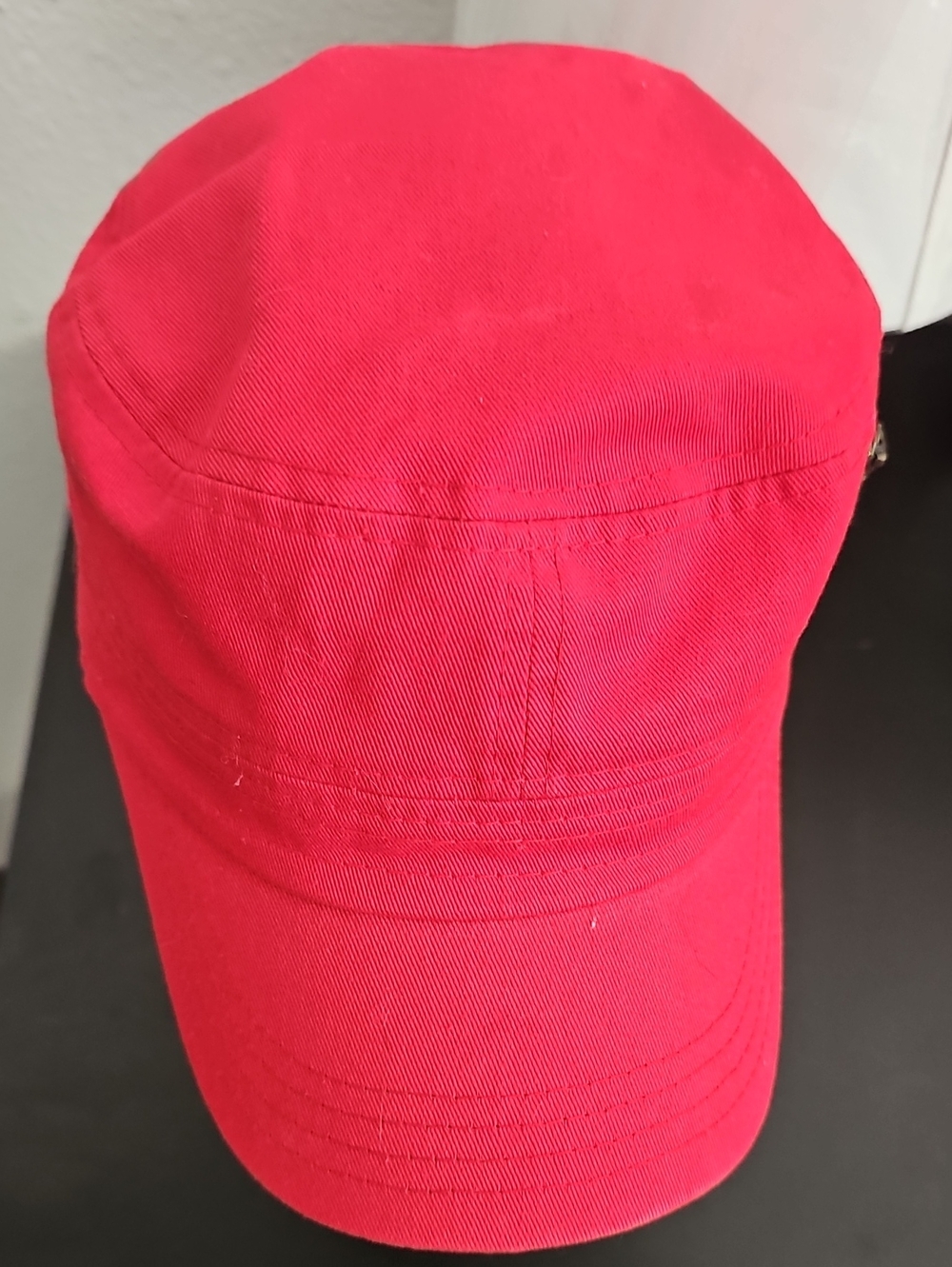 Solid Red Casual Baseball Cap With Zipper On The Side